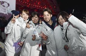 Japanese athletes join Closing Ceremony for Sochi Olympics