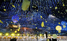 Confetti showers Closing Ceremony for Sochi Winter Games