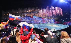 Fans celebrate as Russia sweeps 50-km cross-country race
