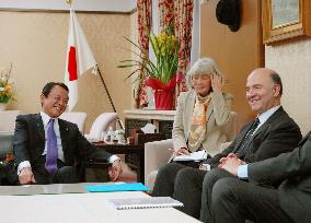 Japan, France finance chiefs