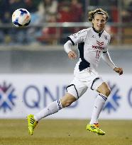 Forlan in ACL opener