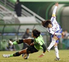 Yokohama's Nakamura in ACL action against Jeonbuk