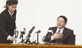 Alleged S. Korean 'spy' speaks to reporters in Pyongyang