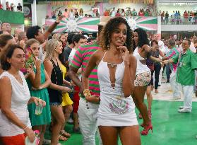 Samba dancers rehearse for Rio carnival