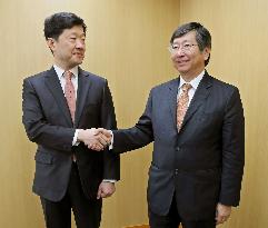 Japan, S. Korea hold preliminary TPP talks