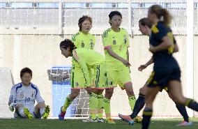 Japan players after Sweden's goal in Algarve Cup