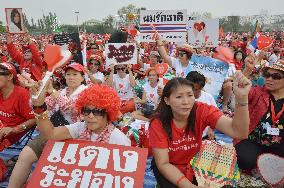 UDD rally in Ayutthaya to support Prime Minister Yingluck