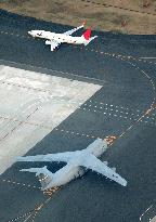U.S. military plane lands at Haneda airport