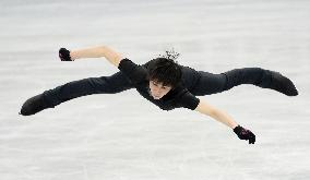 Figure skating champion Hanyu in practice session
