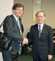 Japan, EU hold FTA talks