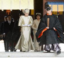 Empress visits Meiji Shrine