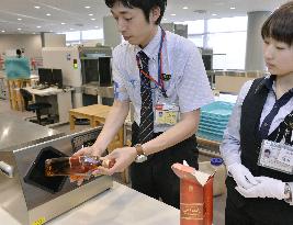 New screening gear for carry-on liquids at Narita airport