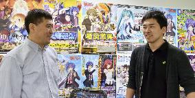 Bushiroad's Singapore unit chief speaks to local employee