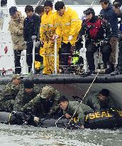 1st bodies found in sunken S. Korea ferry