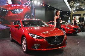 Mazda displays made-in-China Axela at Beijing auto show