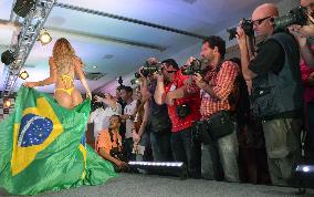 Photographers cover Brazil's 'Miss BumBum' contest in 2013