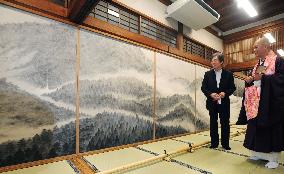 Japan ex-premier Hosokawa views his paintings at temple