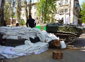 Barricade built by pro-Russian militants in Slovyansk