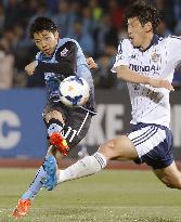 Kawasaki's Kobayashi scores against Ulsan