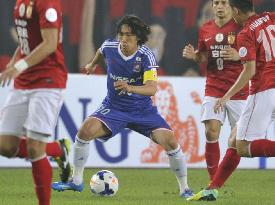 Yokohama's Nakamura in action vs Guangzhou in ACL