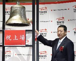 Seibu makes solid return to Tokyo Stock Exchange