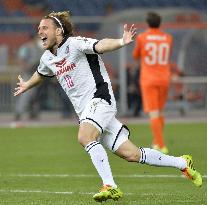 Cerezo's Forlan reacts after game-winning goal vs. Shandong