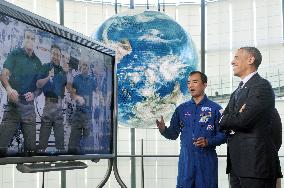 Obama watches message by int'l space-station crew