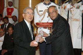 Univ. of Tokyo professor gets prestigious Indian award