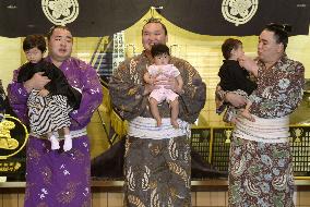 Yokozuna wrestlers wish children healthy growth
