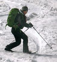 Telemark skiing gaining popularity in Japan