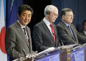 Japan, EU to seek early trade deal, cybersecurity cooperation