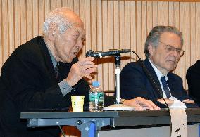 Ex-reporter Nishiyama, U.S. expert Halperin in symposium