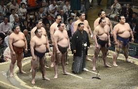 Professional sumo's summer tournament begins
