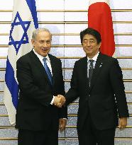 Abe meets with Netanyahu