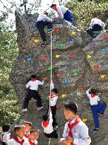 N. Korean children enjoy playing at int'l camping site