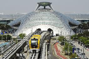 S. Korea unveils first maglev train