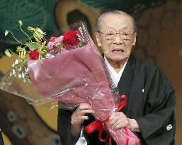 'Bunraku' legend Takemoto Sumitayu ends 68-year career