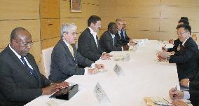 Deputy Chief Cabinet Secretary Seko Meets 6 reps to UN