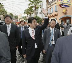 Japanese prime minister in Singapore