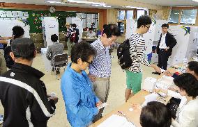 S. Koreans vote in local elections