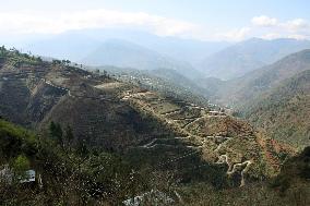 Mountain road links Tawang, Bondila in India