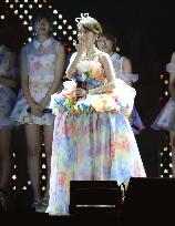 AKB48 member Oshima sheds tears at her farewell concert
