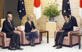 Japanese PM Abe talks with Australian foreign, defense ministers