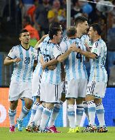 Argentina beat Bosnia-Herzegovina 2-1