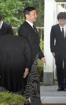 Crown Prince Naruhito bids farewell to Prince Katsura