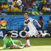 Germany crush Portugal 4-0