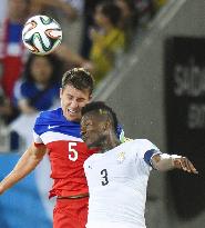 U.S. beat Ghana 2-1