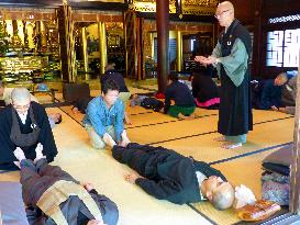 Priest teaches Zen meditation workshop