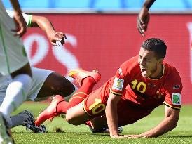 Belgium beat Algeria 2-1