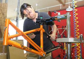 Hirose makes Tyrell bicycle